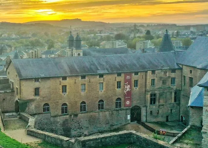 Château Des Princes  Calme Et Sérénité Au Cœur De Sedan